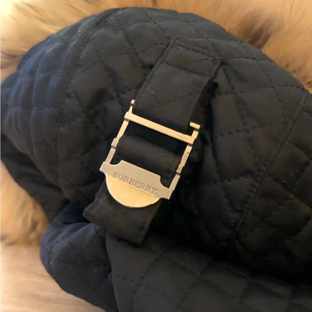 Authentic Burberry Black Quilted Raccoon Fur Hood Cinch Waist Jacket Small‎